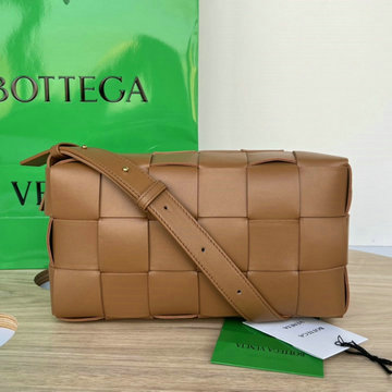 商品名称：ボッテガヴェネタ BOTTEGAVENETA aj-BOV709360PKF  2024年最新入荷 ブリック カセット ホーボーバッグ トートバッグ 2way ショルダーバッグ スクエアバッグ