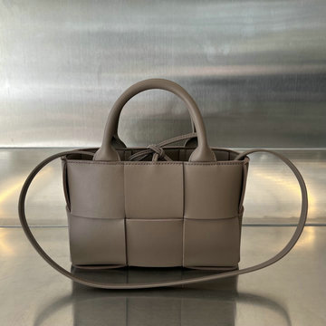 ボッテガヴェネタ BOTTEGAVENETA aj-BOV729029KF2024年最新入荷 ミニ アルコ トートバッグ トップハンドルバッグ ハンドバッグ ショルダーバッグ