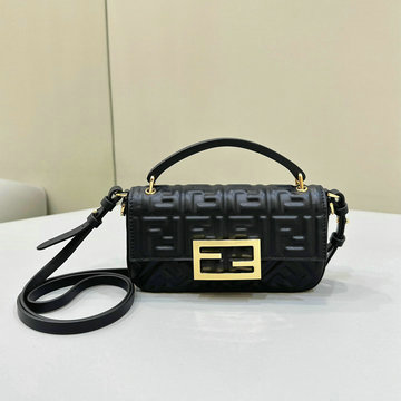 フェンディ FENDI 99-0FD7AS142CBK 2024年最新入荷 携帯かばん 手持ちかばん 斜め掛け ショルダーバッグ クロスボディバッグ
