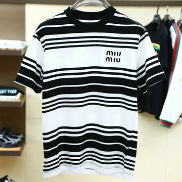 商品名称：ミュウミュウ MIUMIU MS-TDMM24001 2024年最新入荷 Tシャツ 半袖 ショートスリーブ スウェットシャツ 短袖 クルーネック トップス レジャーシャツ