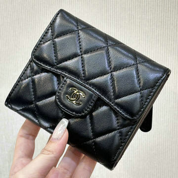 シャネル CHANEL CC-CH82288YJBK 2024年最新入荷 ショートウォレット 三つ折り短財布 カード入れ 札入れ 小銭入れ