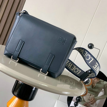 商品名称：ロエベ LOEWE GH-LE9011PSL  2024年最新入荷 ミリタリー メッセンジャーバッグ 斜め掛け ショルダーバッグ メンズかばん クロスボディバッグ