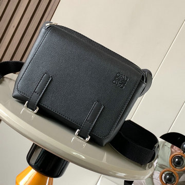 ロエベ LOEWE GH-LE9012QBK 2024年最新入荷 ミリタリー メッセンジャーバッグ 斜め掛け ショルダーバッグ メンズかばん クロスボディバッグ