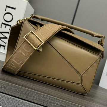 商品名称：ロエベ LOEWE GH-LE052239CQPKQ 2024年最新入荷 パズル スモールバッグ トップハンドルバッグ 斜め掛け ショルダーバッグ クロスボディバッグ