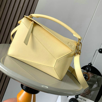 ロエベ LOEWE GH-LE052239XQPQY 2024年最新入荷 パズル スモールバッグ トップハンドルバッグ 斜め掛け ショルダーバッグ クロスボディバッグ