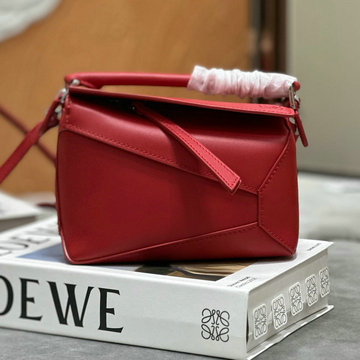 商品名称：ロエベ LOEWE GH-LE061838XQPRD 2024年最新入荷 パズル ミニバッグ トップハンドルバッグ 斜め掛け ショルダーバッグ クロスボディバッグ