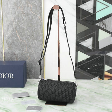 商品名称：クリスチャンディオール CHRISTIAN DIOR 025-CD1061BQK　2022年最新入荷 メッセンジャーバッグ クロスボディバッグ 斜め掛け ショルダーバッグ カーフレザー