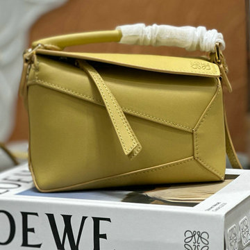 商品名称：ロエベ LOEWE GH-LE061838XQPYL 2024年最新入荷 パズル ミニバッグ トップハンドルバッグ 斜め掛け ショルダーバッグ クロスボディバッグ