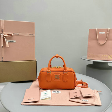 ミュウミュウ MIUMIU 99-MM5BB142PCS 2024年最新入荷 アルカディ レザー トップハンドルバッグ トートバッグ ハンドバッグ 2way 斜め掛け ショルダーバッグ