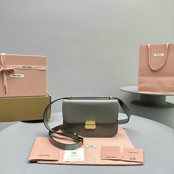 ミュウミュウ MIUMIU 99-MM5582HS  2024年最新入荷 ミニ フラップバッグ 斜め掛け ショルダーバッグ クロスボディバッグ レディースかばん