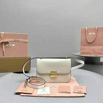 ミュウミュウ MIUMIU 99-MM5582BS  2024年最新入荷 ミニ フラップバッグ 斜め掛け ショルダーバッグ クロスボディバッグ レディースかばん