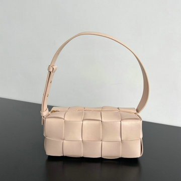 商品名称：ボッテガヴェネタ BOTTEGAVENETA aj-BOV729166QF  2024年最新入荷 スモール ブリック カセット フラップバッグ スクエアバッグ 斜め掛け