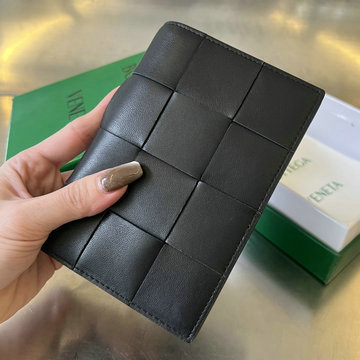 ボッテガヴェネタ BOTTEGAVENETA aj-BOV777046BK 2024年最新入荷 カセット パスポートケース 二つ折り短財布 ショートウォレット
