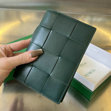 商品名称：ボッテガヴェネタ BOTTEGAVENETA  aj-BOV777046MG 2024年最新入荷 カセット パスポートケース 二つ折り短財布 ショートウォレット