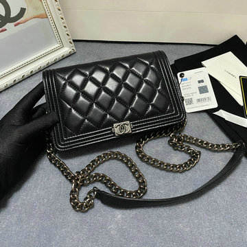 シャネル CHANEL CC-CH1117WYYBK  2024年最新入荷 クラシック フラップバッグ 斜め掛け ショルダーバッグ クロスボディバッグ レディースかばん