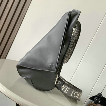 商品名称：ロエベ LOEWE 99-LE9052ZSH 2024年最新入荷 アントン スリングバッグ チェストバッグ ショルダーバッグ クロスボディバッグ グレインカーフレザー