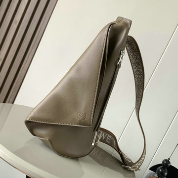 商品名称：ロエベ LOEWE 99-LE9052ZSK 2024年最新入荷 アントン スリングバッグ チェストバッグ ショルダーバッグ クロスボディバッグ グレインカーフレザー