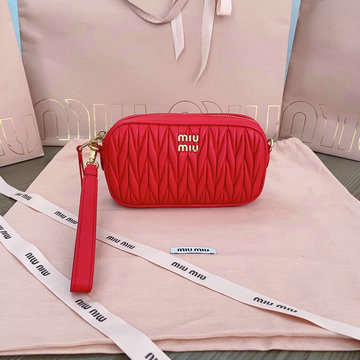ミュウミュウ MIUMIU 99-MM5NE846BRD 2024年最新入荷 手持ちかばん ストラップ付き クラッチバッグ 化粧品収納かばん