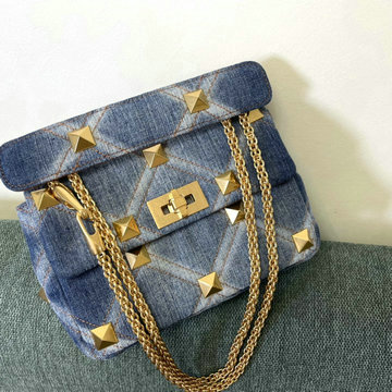 ヴァレンティノ Valentino 99-VT0188NZLS 2024年最新入荷 ガラヴァーニ ローマン スタッズ ホーボーバッグ 肩掛け ショルダーバッグ トートバッグ