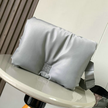 商品名称：ロエベ LOEWE 99-LE9120BQH 2024年最新入荷 パファー ゴヤ メッセンジャーバッグ 斜め掛け ショルダーバッグ クロスボディバッグ
