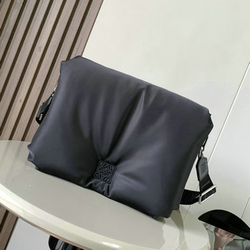 商品名称：ロエベ LOEWE 99-LE9120BQK 2024年最新入荷 パファー ゴヤ メッセンジャーバッグ 斜め掛け ショルダーバッグ クロスボディバッグ