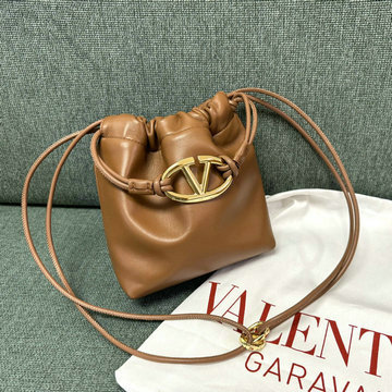 商品名称：ヴァレンティノ Valentino 99-VT0501XZS 2024年最新入荷 ガラヴァーニ V ロゴ ミニバッグ 斜め掛け ショルダーバッグ クロスボディバッグ