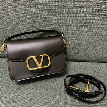 ヴァレンティノ Valentino 99-VT1013BK 2024年最新入荷 ガラヴァーニ ロコ 斜め掛け ショルダーバッグ クロスボディバッグ