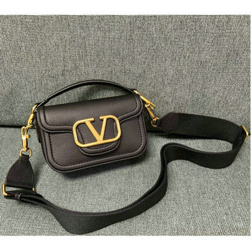 ヴァレンティノ Valentino 99-VT2046QBK 2024年最新入荷 ガラヴァーニ オールタイム 斜め掛け ショルダーバッグ クロスボディバッグ