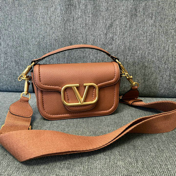 商品名称：ヴァレンティノ Valentino 99-VT2046QZS 2024年最新入荷 ガラヴァーニ オールタイム 斜め掛け ショルダーバッグ クロスボディバッグ