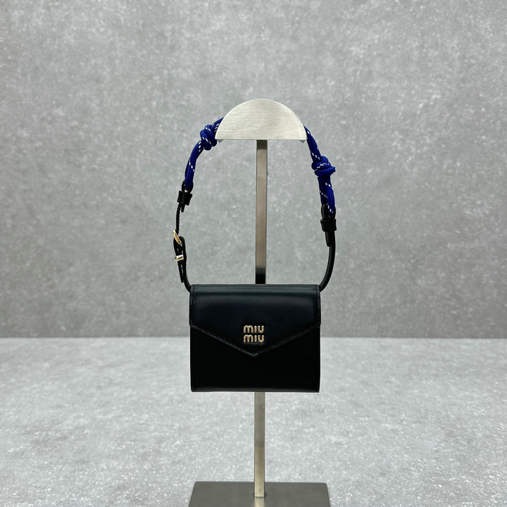 ミュウミュウ MIUMIU 99-MM5MT025BK　2024年最新入荷 ストラップ付 ミニ ショルダーバッグ ショートウォレット ポーチ レディスーかばん クロスボディバッグ