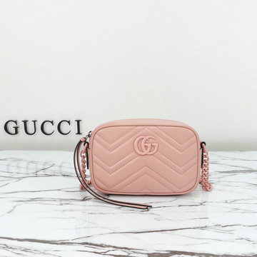 商品名称：グッチ GUCCI 057-GG448065QFH 2024年最新入荷 GGマーモント キルティング ミニバッグ 斜め掛け ショルダーバッグ カメラバッグ クロスボディバッグ