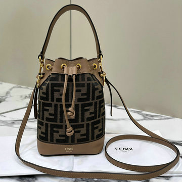 フェンディ FENDI 168-FD8BS093BKF 2024年最新入荷 ミニバッグ モン トレゾール バゲットバッグ 斜め掛け ショルダーバッグ クロスボディバッグ