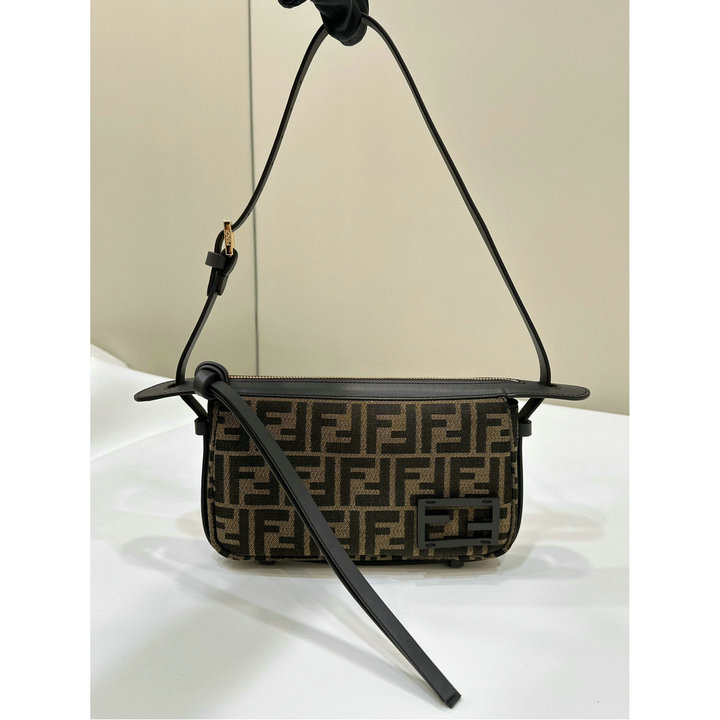 商品名称：フェンディ FENDI 168-FD8BS097BKF 2024年最新入荷 シンプリー フェンディ ミディアム ホーボーバッグ 肩掛け ショルダーバッグ レディースかばん