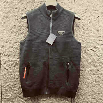 商品名称：プラダ PRADA  MS-JKPD24006 2024年秋冬最新入荷 ベストジャケット ノースリーブジャケット ニットウール ファスナージャケット トップスコート