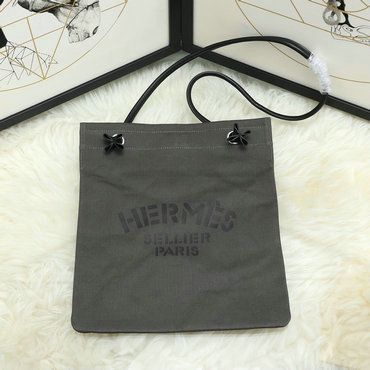 エルメス HERMES 063-HAL30BJG  2024最新入荷 aline スクエアバッグ ショルダーバッグ クロスボディバッグ ドローストリングバッグ