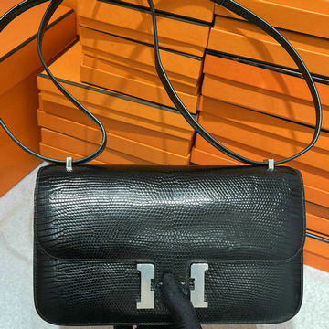 エルメス HERMES  063-H108226XPQYBK 2024年最新入荷 コンスタンス エラン ミロワール ブラック シルバー金具 リザード革 エルメス バッグ エルメス レディース