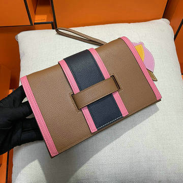エルメス HERMES 063-HPS20PZFL 2024年最新入荷 Passant クラッチバッグ ゴールドブラウン ストラップ付き 手持ちかばん