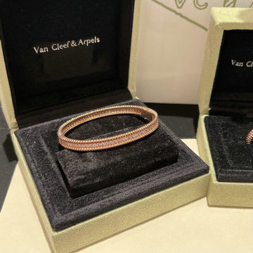 ヴァン クリーフ アーペル Van Cleef Arpels CZZ-SZVA24006M 2024年最新入荷 ペルレ ダイヤモンド ブレスレット 1連 ミディアムモデル バングル