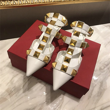 商品名称：ヴァレンティノ Valentino 26-VTJ25018DJB 2025年新作 ロックスタッズ ローヒールサンダル ピンヒールシューズ レディース 靴