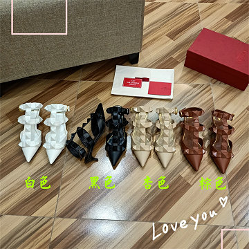 ヴァレンティノ Valentino 26-VTJ25018DQL 2025年新作 ロックスタッズ ローヒールサンダル ピンヒールシューズ レディース 靴