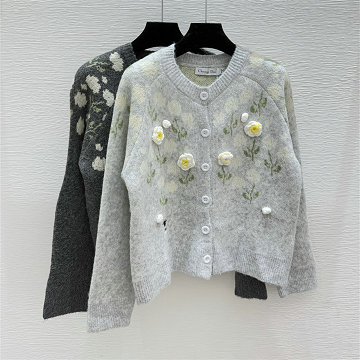 商品細詳を見る:クリスチャンディオール CHRISTIAN DIOR XG-MKCD25007 2025年新作 フラワー カーディガン ロングスリーブ ウールニット コート クルーネック