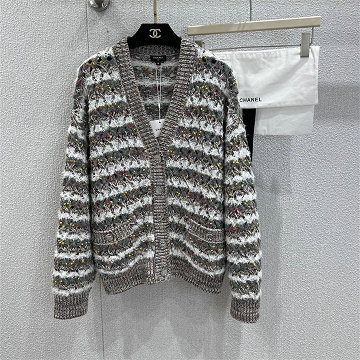 商品名称：シャネル CHANEL XG-MKCH25008 2025年新作 ロングスリーブ ストライプ カーディガン カシミヤ ニットコート Vネック レディース