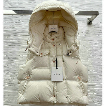 商品名称：モンクレール MONCLER XG-WTMC25024  2025年新作 ベストダウン フーディー ジップジャケット アウターコート レディース