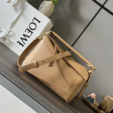 商品名称：ロエベ LOEWE GH-LE062324QXS 2025年最新入荷 スモール パズル ハンドバッグ 2way ショルダーバッグ レディース レザー