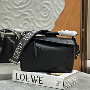 商品名称：ロエベ LOEWE GH-LE062324ZBK 2025年最新入荷 スモール パズル ハンドバッグ 2way ショルダーバッグ レディース レザー
