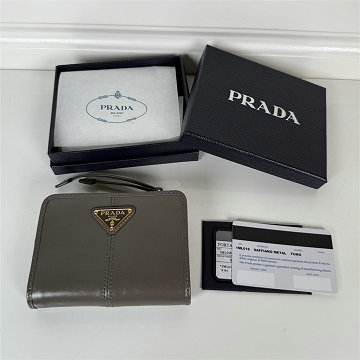 商品名称：プラダ PRADA GH-PD1ML018PJHS 2025年新作 2つ折り短財布 ショートウォレット カード入れ 小銭入れ ソフトルックスレザー