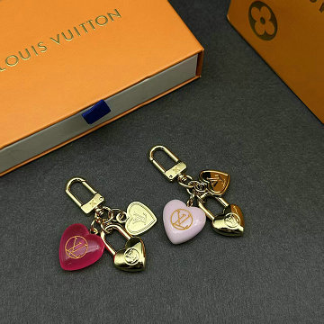 商品細詳を見る:ルイヴィトン LOUISVUITTON 057-M01554 2025年新作 マイクロ チャーム LV ハート バッグチャーム キーホルダー キーリング アクセサリー
