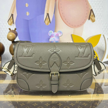 商品細詳を見る:ルイヴィトン LOUISVUITTON 057-M15049  2025年新作 ディアヌ ショルダーバッグ レディース グレインカウハイドレザー