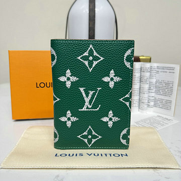 ルイヴィトン LOUISVUITTON 057-M26059G 2025年新作 パスポートカバー クーヴェルテュール P9 パスポール カード入れ カーフレザー