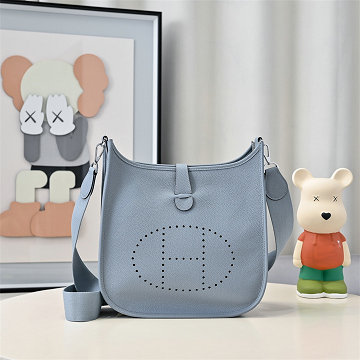 商品細詳を見る:エルメス HERMES 063-HEL29TCYQL 2025新作 エヴリン 29 ショルダーバッグ レディース